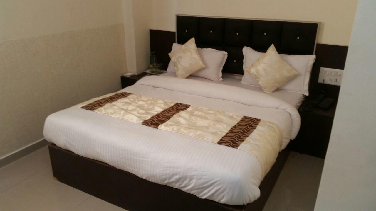 Hotel Cg Plaza Ahmedabad Exterior photo