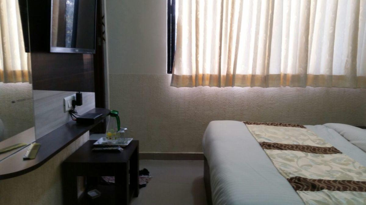 Hotel Cg Plaza Ahmedabad Exterior photo